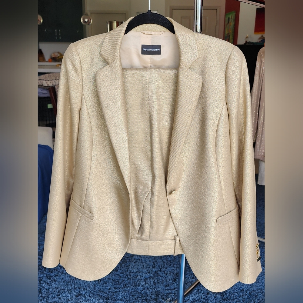 EMPORIO ARMANI WOMEN'S TWO PIECE METALLIC GOLD ONE BUTTON BLAZER & PANT SUIT